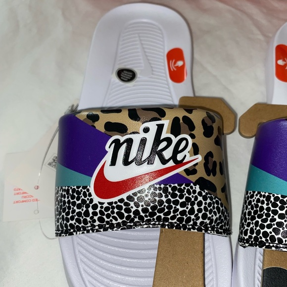 Women’s Nike Animal Prints Victori One Slide - Picture 3 of 4